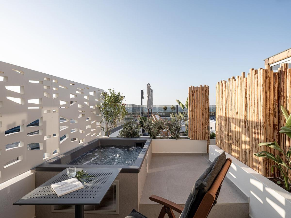 העיירה רתימנו Calla Luxury Seafront Suites מראה חיצוני תמונה