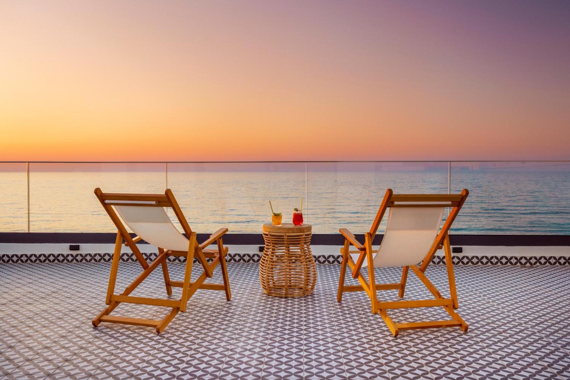 העיירה רתימנו Calla Luxury Seafront Suites מראה חיצוני תמונה