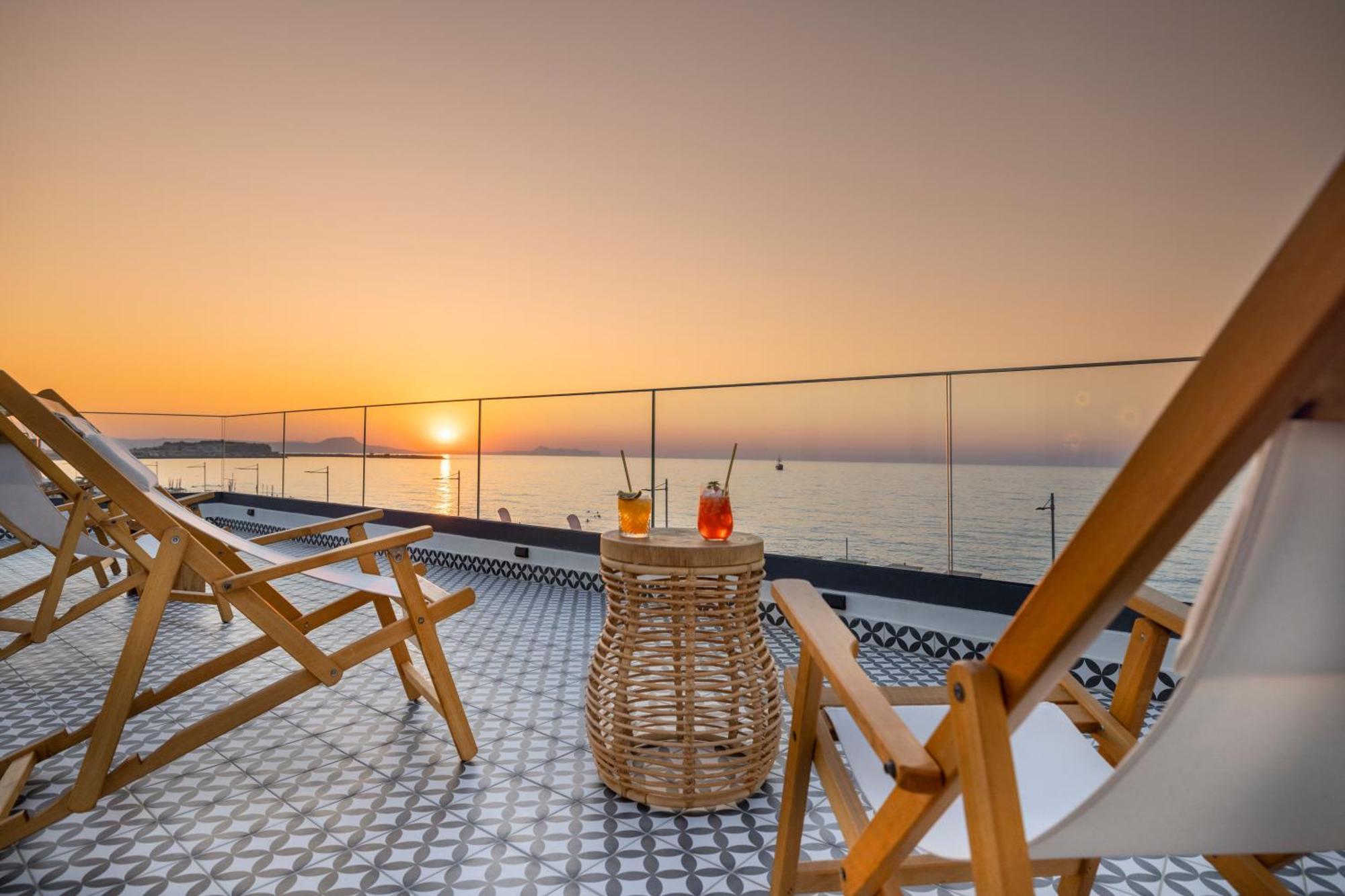 העיירה רתימנו Calla Luxury Seafront Suites מראה חיצוני תמונה