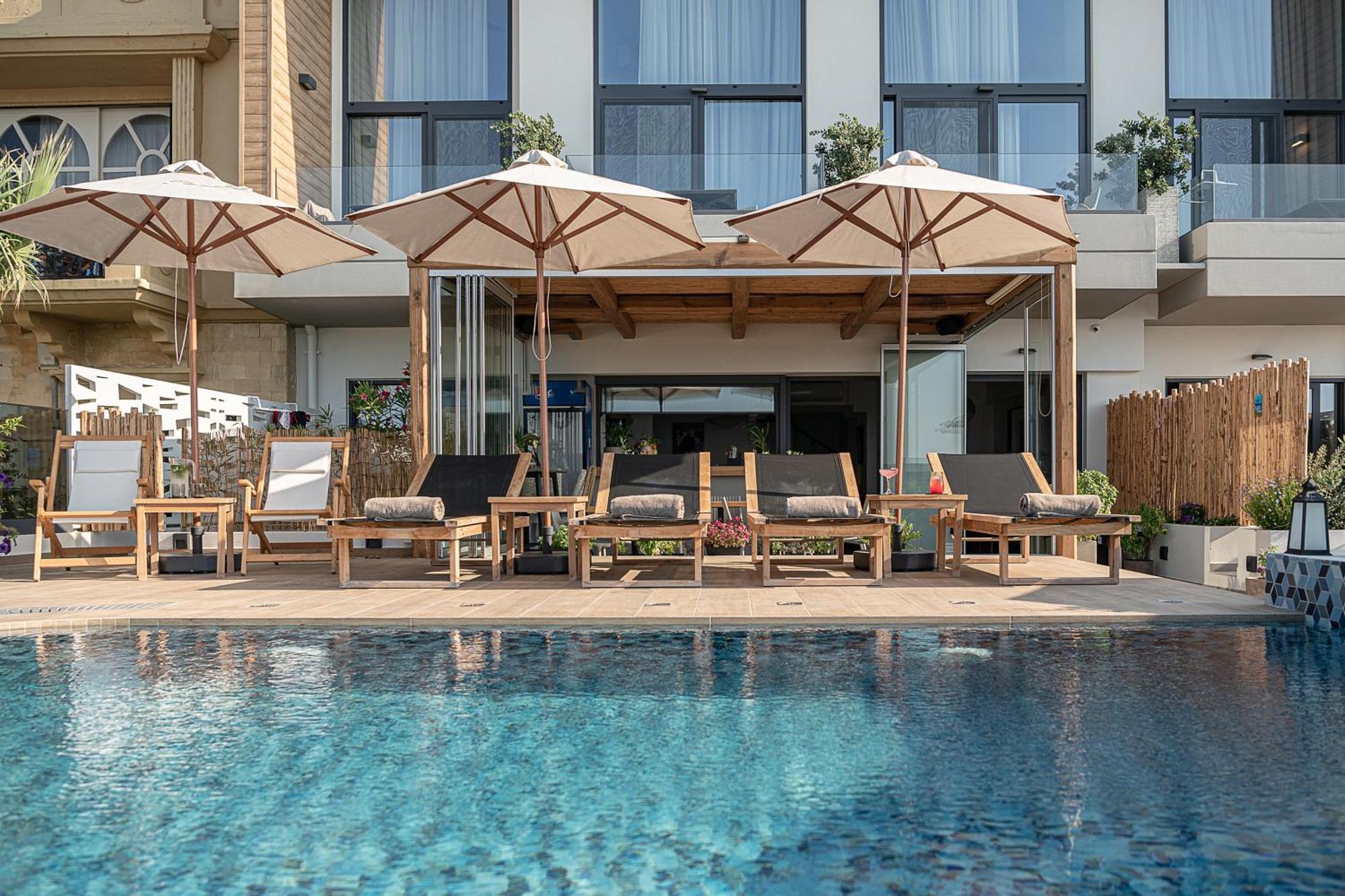 העיירה רתימנו Calla Luxury Seafront Suites מראה חיצוני תמונה