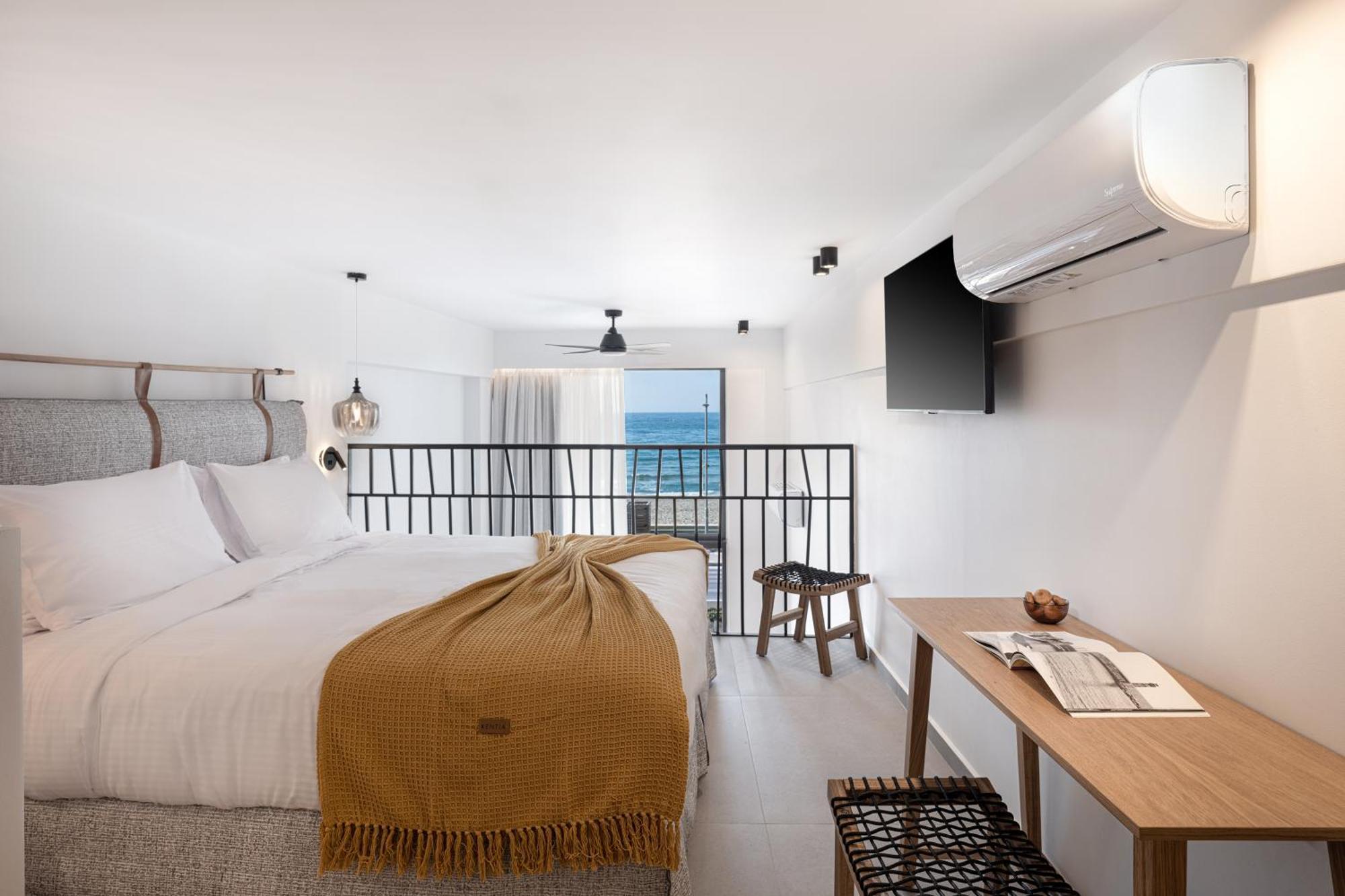 העיירה רתימנו Calla Luxury Seafront Suites מראה חיצוני תמונה